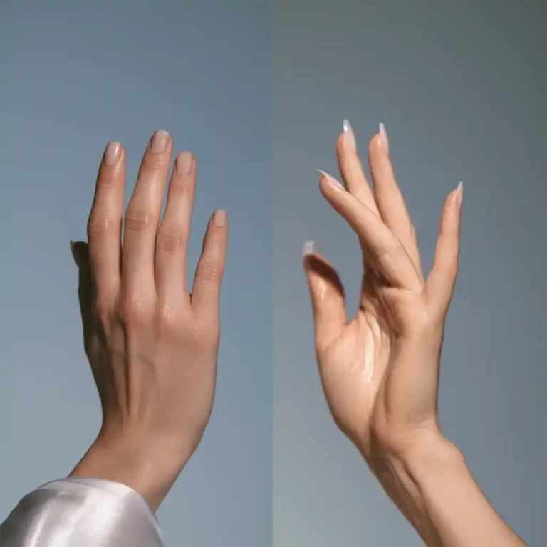 Deux mains élégantes en pose